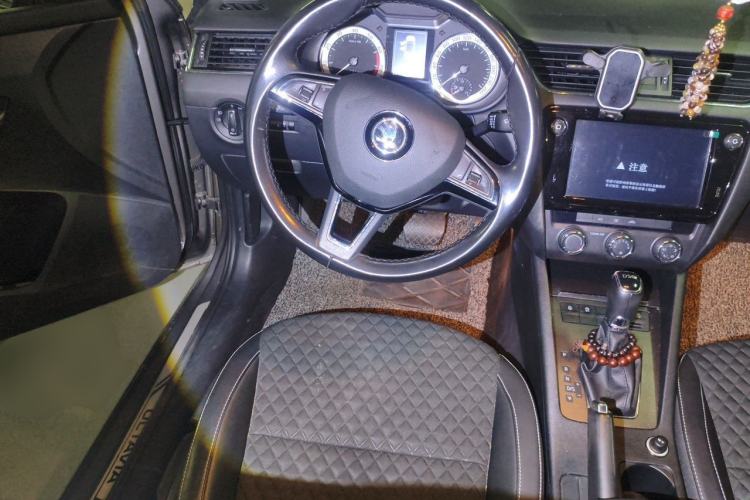Used Skoda Octavia 2018 Station Wagon TSI230 DSG Luxury Edition Steering Wheel