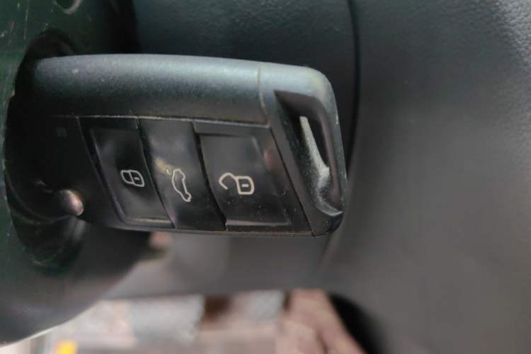 Used Skoda Octavia 2018 1.6L Automatic Luxury Edition Vehicle Key