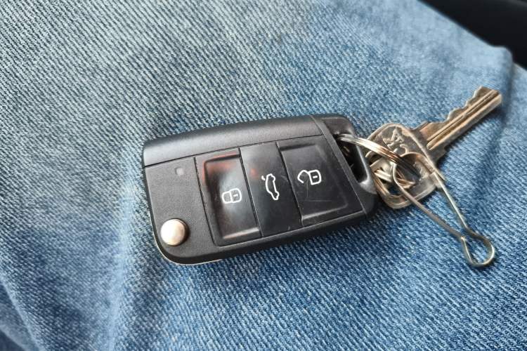 Used Skoda Octavia 2018 Station Wagon TSI230 DSG Luxury Edition Vehicle Key