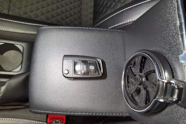 Used Skoda Octavia 2018 1.6L Automatic Luxury Edition Vehicle Key