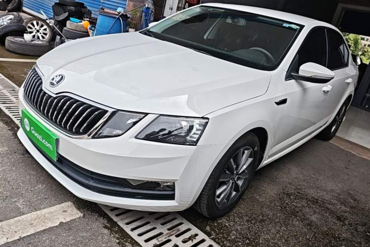 Used Skoda Octavia 2018 1.6L Automatic Comfort Edition Guazi used car, China used car export, Used car for sale, Used cars, Cheapest cars for sale