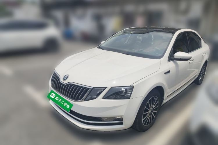 Used Skoda Octavia 2018 1.6L Automatic Luxury Edition Guazi used car, China used car export, Used car for sale, Used  cars, Cheapest cars for sale