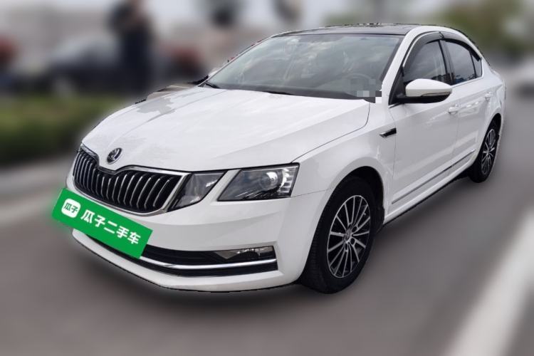 Used Skoda Octavia 2018 TSI230 DSG Luxury Edition Guazi used car, China used car export, Used car for sale, Used  cars, Cheapest cars for sale