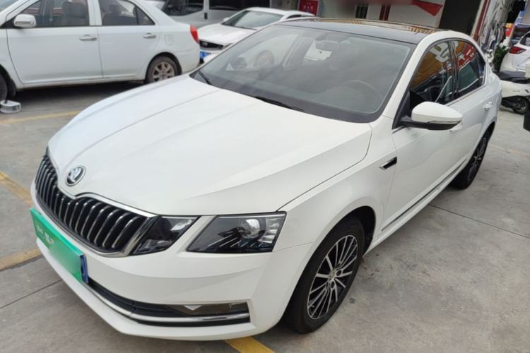 Used Skoda Octavia 2018 1.6L Automatic Luxury Edition Guazi used car, China used car export, Used car for sale, Used  cars, Cheapest cars for sale