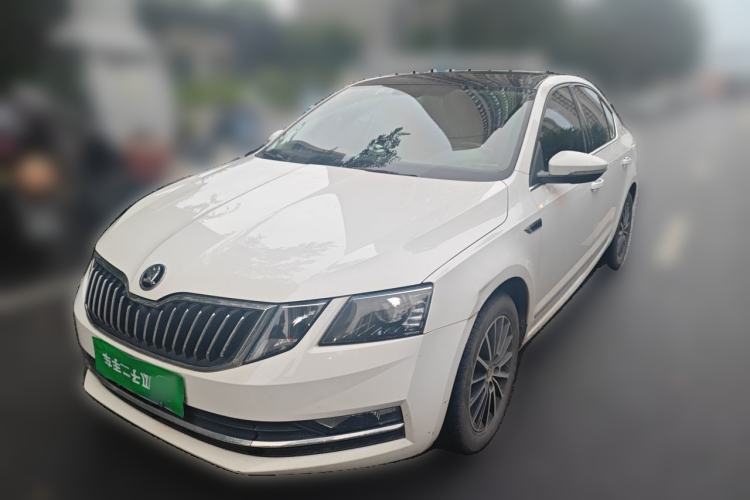 Used Skoda Octavia 2018 TSI230 DSG Luxury Edition Guazi used car, China used car export, Used car for sale, Used cars, Cheapest cars for sale