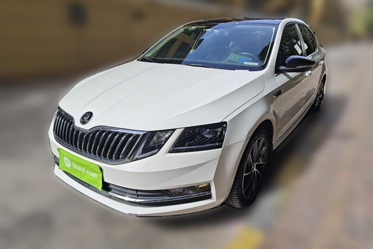 Used Skoda Octavia 2018 TSI280 DSG Luxury Edition Guazi used car, China used car export, Used car for sale, Used cars, Cheapest cars for sale