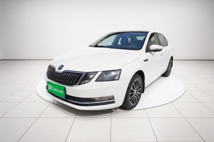 Used Skoda Octavia 2018 TSI230 DSG Luxury Edition Guazi used car, China used car export, Used car for sale, Used  cars, Cheapest cars for sale