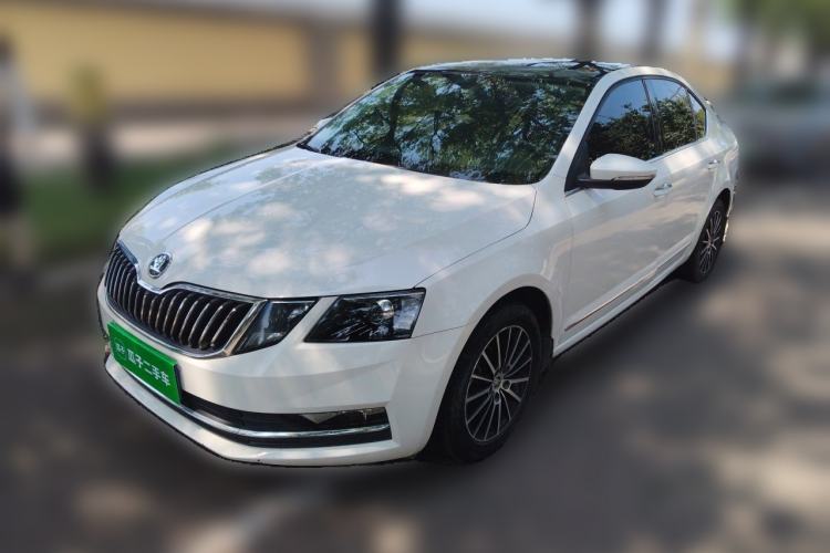 Used Skoda Octavia 2018 1.6L Automatic Luxury Edition Guazi used car, China used car export, Used car for sale, Used cars, Cheapest cars for sale