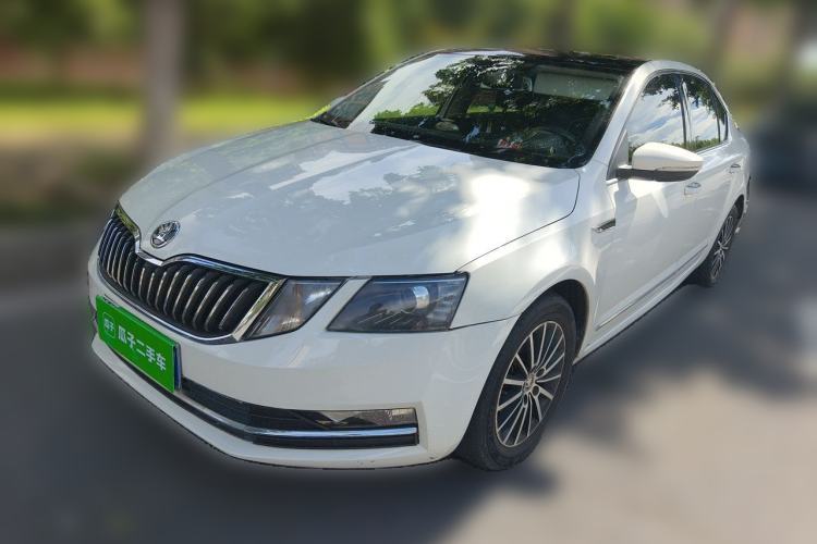 Used Skoda Octavia 2018 1.6L Automatic Luxury Edition Guazi used car, China used car export, Used car for sale, Used  cars, Cheapest cars for sale