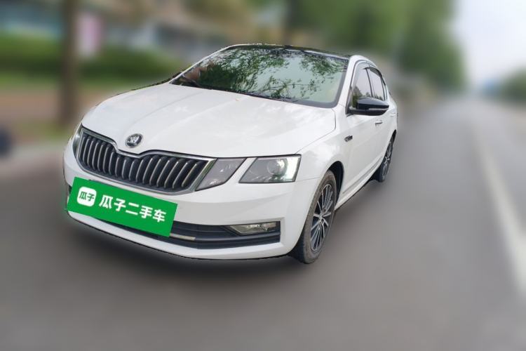 Used Skoda Octavia 2018 TSI230 DSG Luxury Edition Guazi used car, China used car export, Used car for sale, Used  cars, Cheapest cars for sale