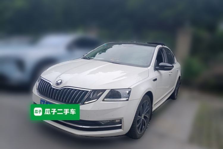 Used Skoda Octavia 2018 TSI280 DSG Luxury Edition Guazi used car, China used car export, Used car for sale, Used cars, Cheapest cars for sale