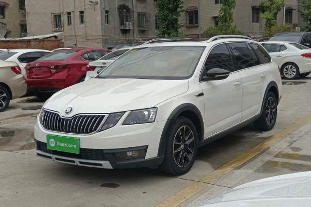 Skoda Octavia 2018 Station Wagon TSI230 DSG Luxury Edition usado