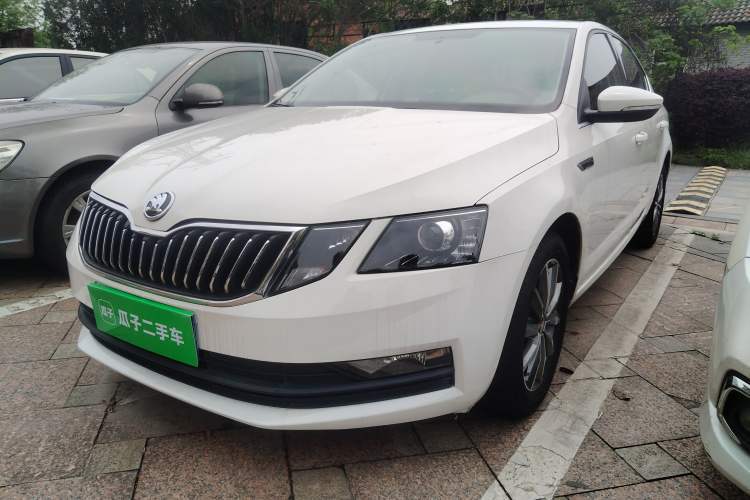 Used Skoda Octavia 2018 1.6L Automatic Comfort Edition Guazi used car, China used car export, Used car for sale, Used cars, Cheapest cars for sale