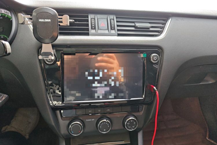 Used Skoda Octavia 2018 TSI280 DSG Luxury Edition Audio And AC Panel