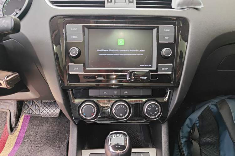 Used Skoda Octavia 2018 TSI230 DSG Luxury Edition Audio And AC Panel