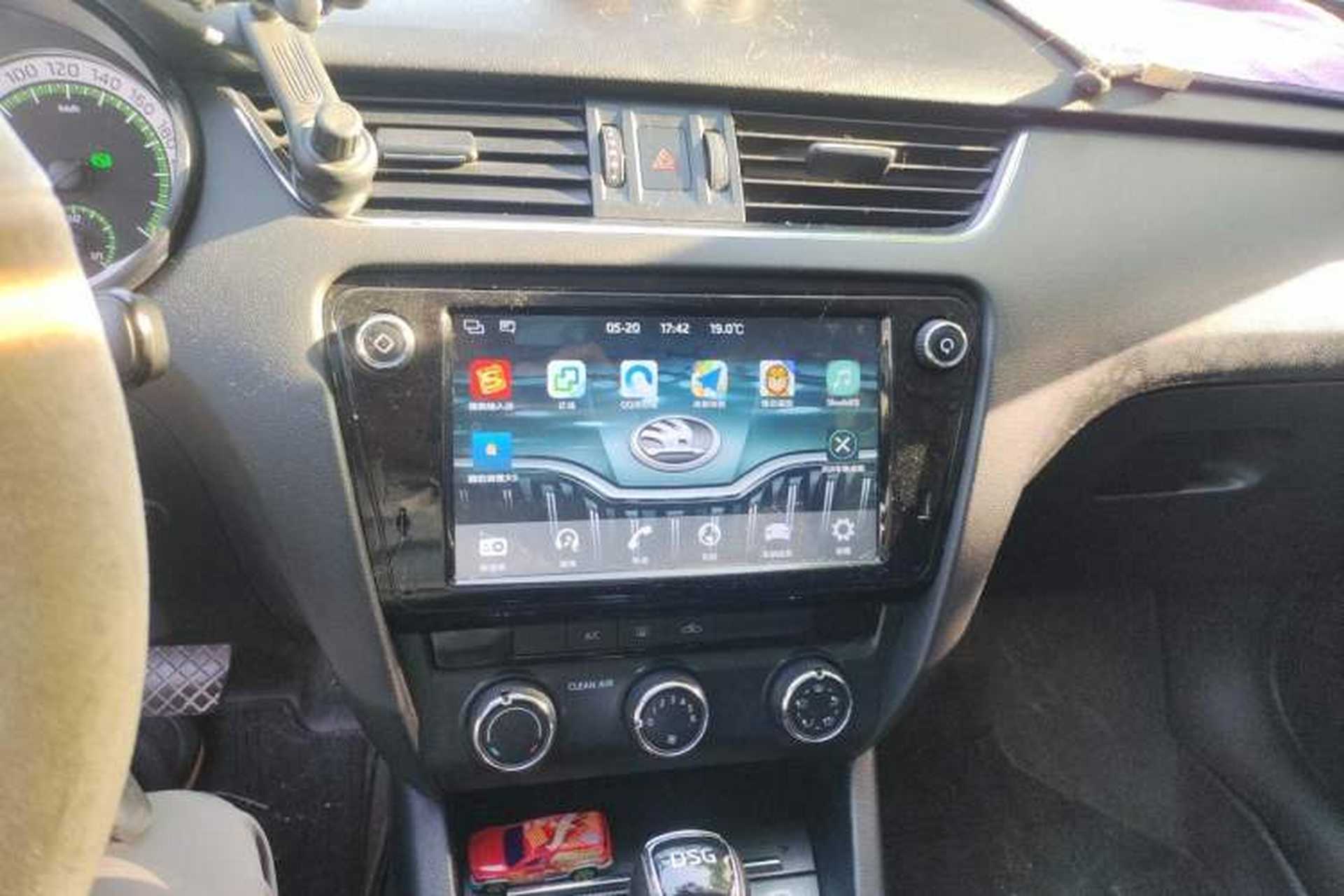 Used Skoda Octavia 2018 Station Wagon TSI280 DSG Luxury Edition Audio And AC Panel