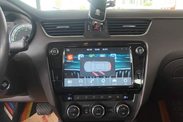 Used Skoda Octavia 2018 TSI280 DSG Flagship Edition Audio And AC Panel