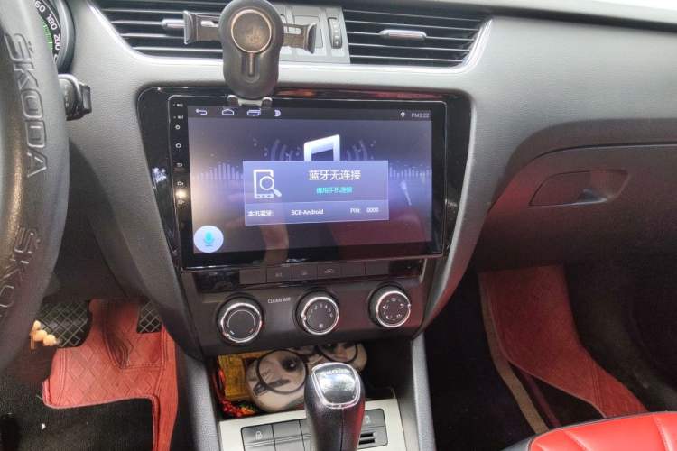 Used Skoda Octavia 2018 1.6L Automatic Comfort Edition Audio And AC Panel