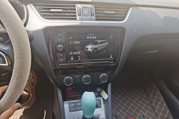 Used Skoda Octavia 2018 Station Wagon TSI280 DSG Luxury Edition Audio And AC Panel