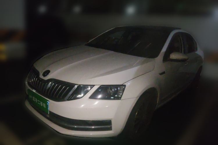 Used Skoda Octavia 2018 TSI230 DSG Luxury Edition Guazi used car, China used car export, Used car for sale, Used cars, Cheapest cars for sale