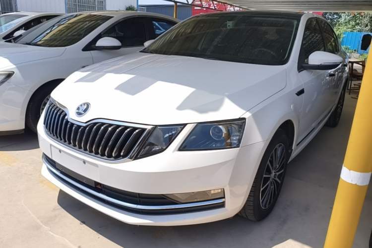 Skoda Octavia 2018 TSI230 DSG Luxury Edition d’occasion Guazi used car, China used car export, Used car for sale, Used cars, Cheapest cars for sale