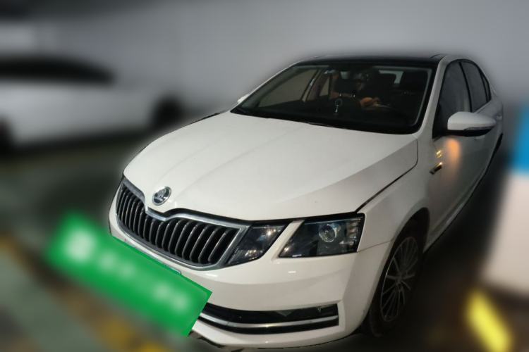 Gebrauchter Skoda Octavia 2018 TSI230 DSG Luxury Edition Guazi used car, China used car export, Used car for sale, Used cars, Cheapest cars for sale