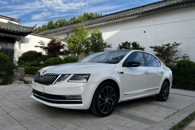Skoda Octavia 2018 TSI280 DSG Flagship Edition usado