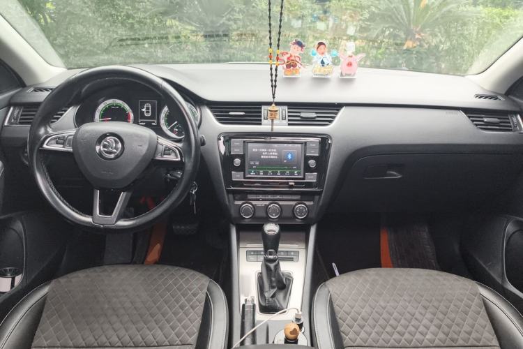 Used Skoda Octavia 2018 TSI280 DSG Luxury Edition Center Console