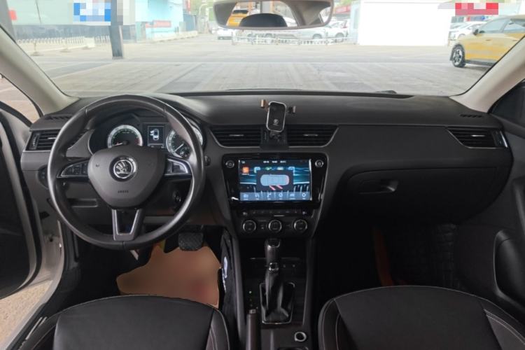Used Skoda Octavia 2018 TSI280 DSG Flagship Edition Center Console