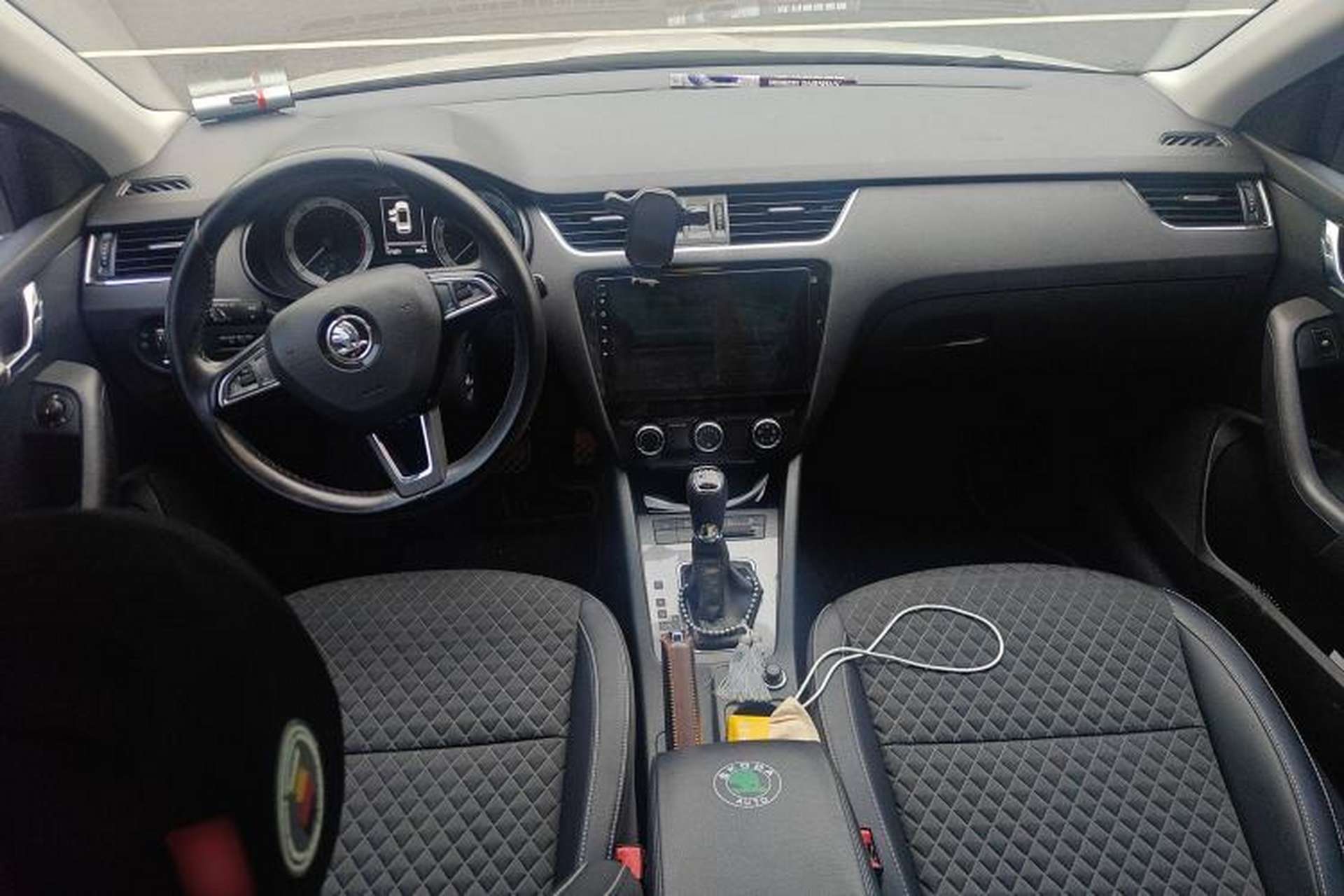 Used Skoda Octavia 2018 Station Wagon TSI230 DSG Luxury Edition Center Console