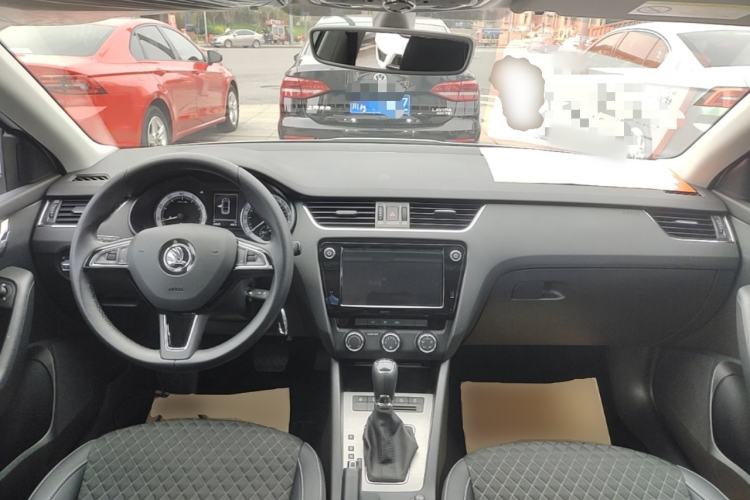 Used Skoda Octavia 2018 TSI230 DSG Luxury Edition Center Console