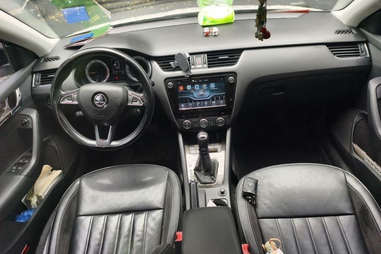 Used Skoda Octavia 2018 TSI280 DSG Flagship Edition Center Console