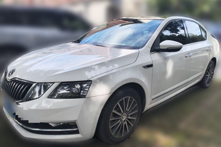 Used Skoda Octavia 2018 1.6L Automatic Luxury Edition Guazi used car, China used car export, Used car for sale, Used cars, Cheapest cars for sale