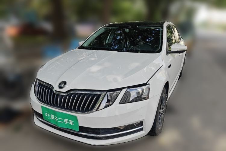 Used Skoda Octavia 2018 TSI230 DSG Luxury Edition Guazi used car, China used car export, Used car for sale, Used cars, Cheapest cars for sale
