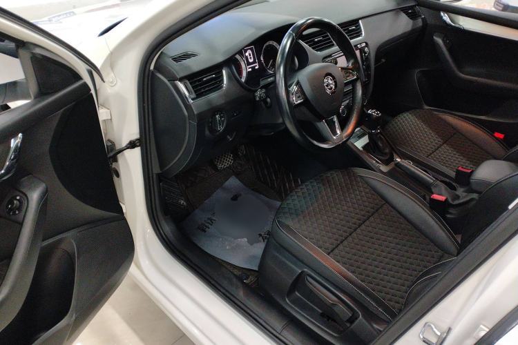 Used Skoda Octavia 2018 TSI230 DSG Luxury Edition Driver Seat