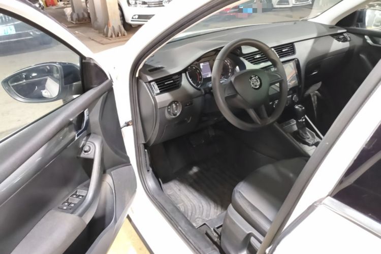 Used Skoda Octavia 2018 Station Wagon TSI230 DSG Comfort Edition Driver Seat