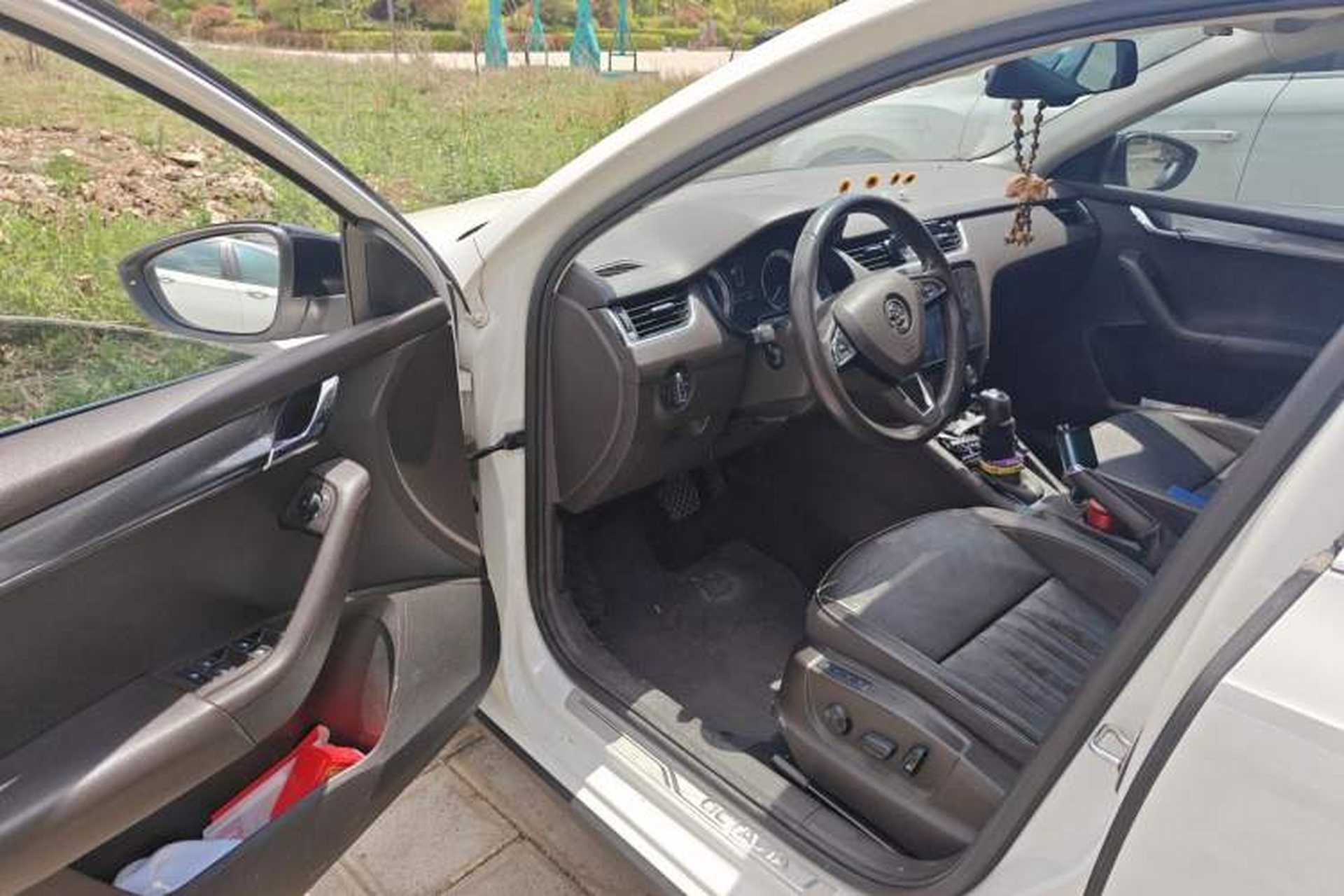 Used Skoda Octavia 2018 Station Wagon TSI280 DSG Flagship Edition Driver Seat