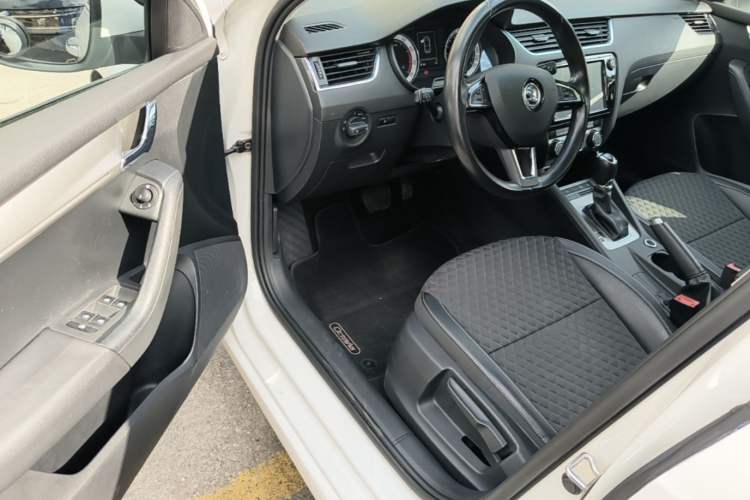 Used Skoda Octavia 2018 TSI230 DSG Luxury Edition Driver Seat