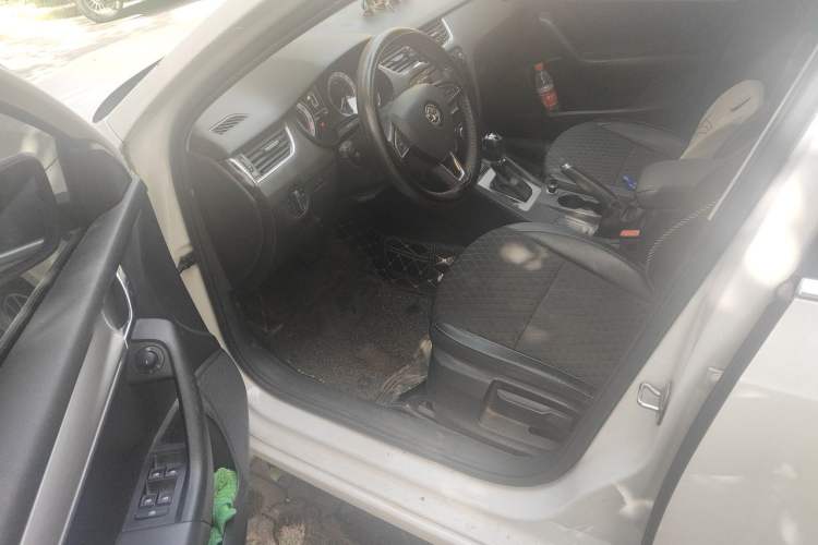 Used Skoda Octavia 2018 1.6L Automatic Luxury Edition Driver Seat