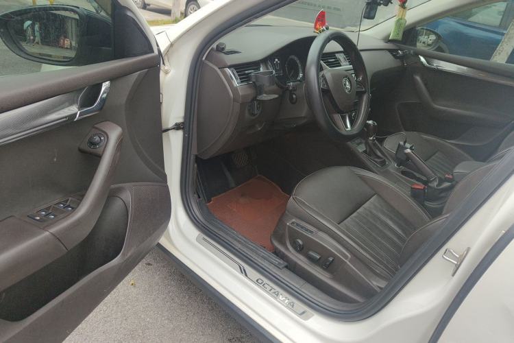 Used Skoda Octavia 2018 Station Wagon TSI280 DSG Flagship Edition Driver Seat
