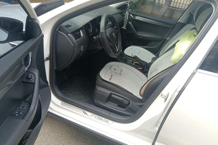 Used Skoda Octavia 2018 Station Wagon TSI280 DSG Luxury Edition Driver Seat