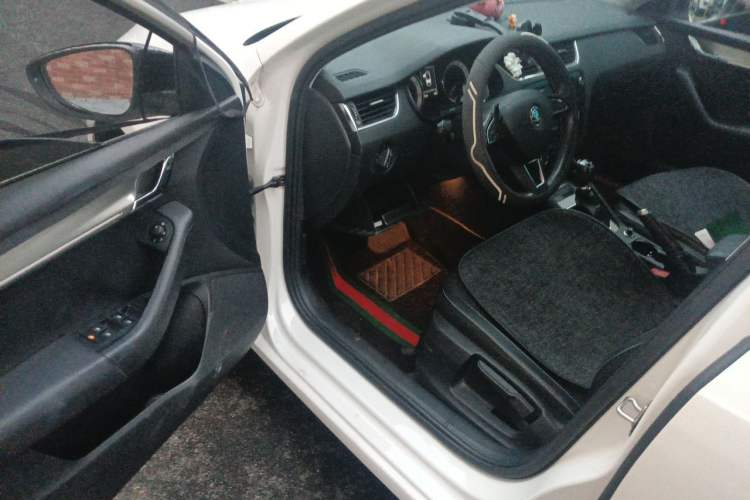 Used Skoda Octavia 2018 TSI230 DSG Luxury Edition Driver Seat
