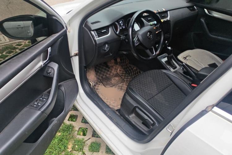 Used Skoda Octavia 2018 TSI280 DSG Luxury Edition Driver Seat