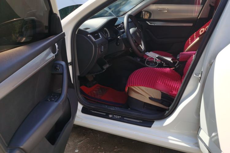 Used Skoda Octavia 2018 TSI230 DSG Luxury Enjoyment Edition Driver Seat