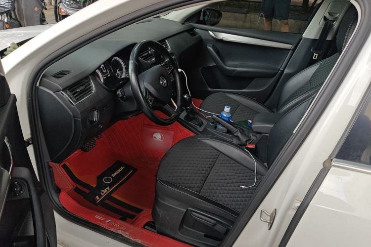 Used Skoda Octavia 2018 TSI230 DSG Luxury Edition Driver Seat