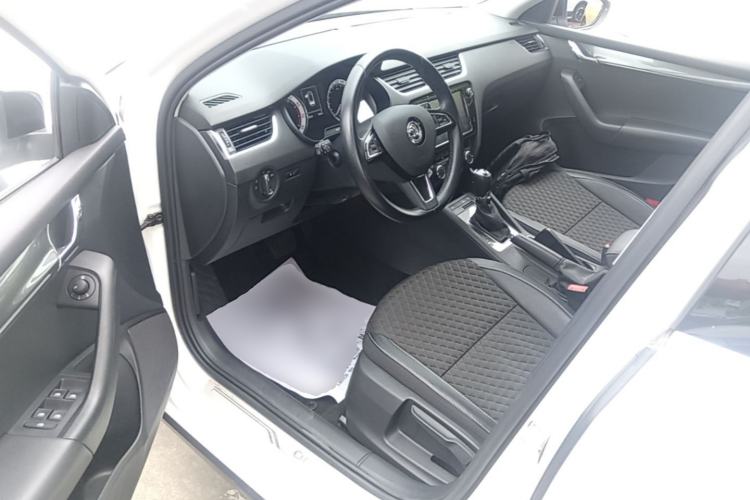 Used Skoda Octavia 2018 Station Wagon TSI230 DSG Luxury Edition Driver Seat