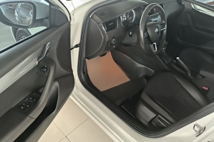 Used Skoda Octavia 2018 TSI230 DSG Luxury Edition Driver Seat