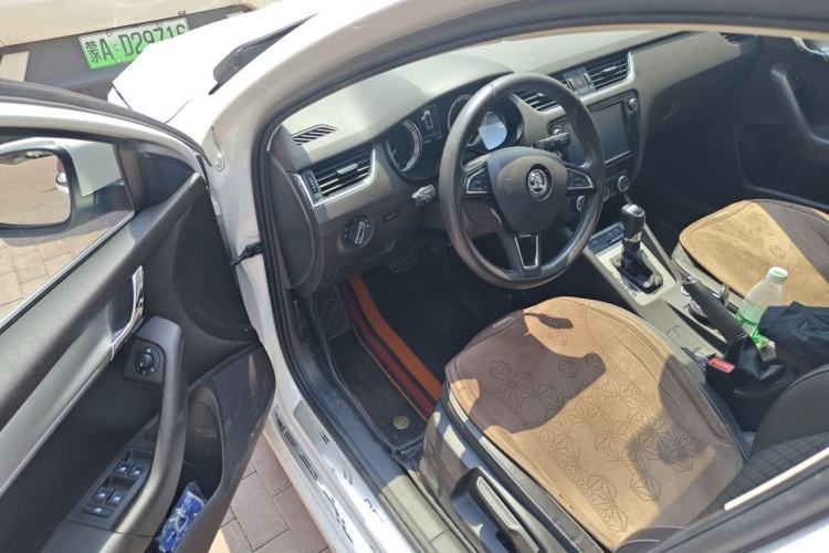 Used Skoda Octavia 2018 TSI230 DSG Luxury Edition Driver Seat
