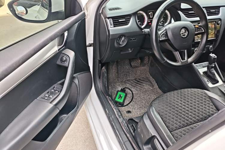 Used Skoda Octavia 2018 TSI230 DSG Luxury Edition Driver Seat