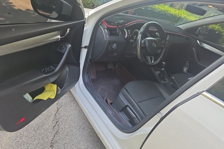 Used Skoda Octavia 2018 TSI230 DSG Luxury Edition Driver Seat